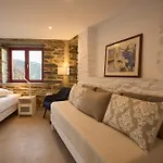 Petra Vista Retreats *
